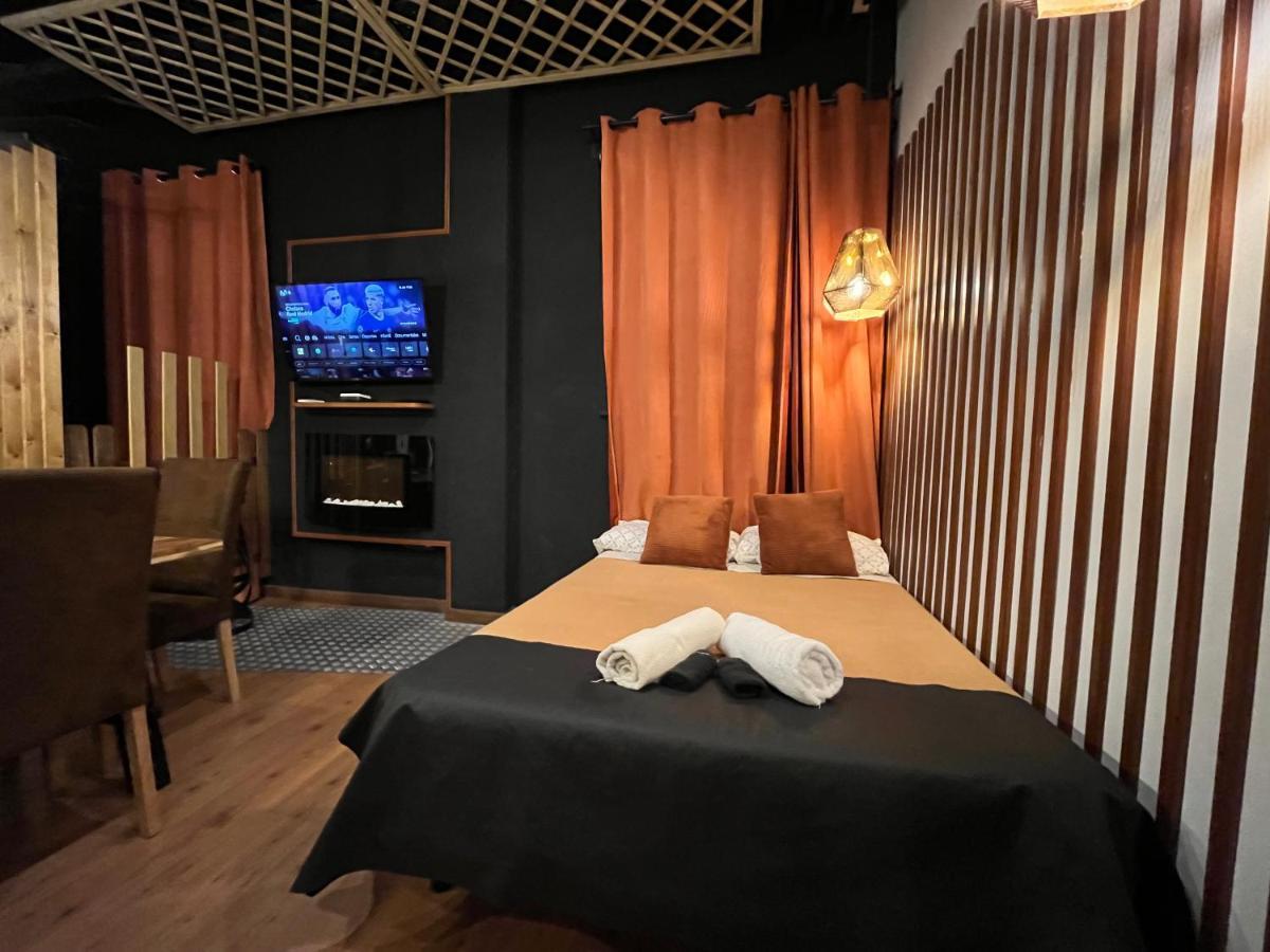 Appartamento Chic10 Luxury Gran Via Madrid Esterno foto